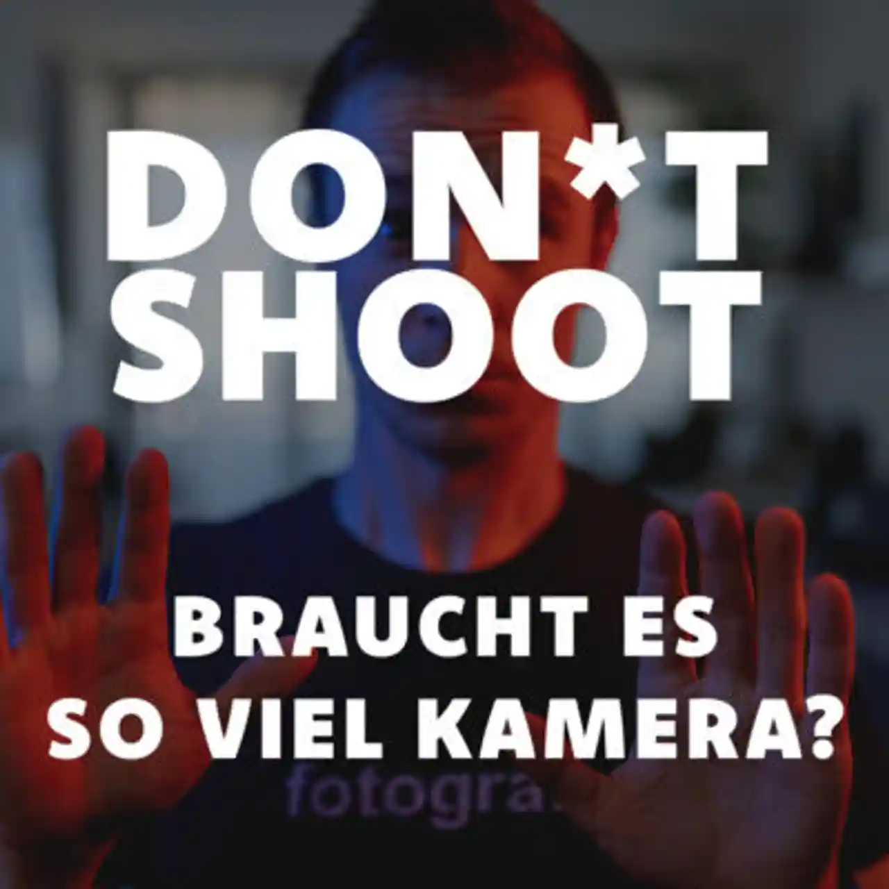In dieser Podcast-Folge stelle ich die Frage: Brauchen wir wirklich immer bessere Kameras? Mit KI, 30 Bildern pro Sekunde und über 100 Megapixeln sind moderne Kameras beeindruckend, aber oft überladen. Ich teile meine Gedanken dazu, wann Technik sinnvoll ist und wann sie uns vom Wesentlichen – guten Fotos – ablenkt. Dabei gehe ich auf Autofokus, künstliche Intelligenz und die tatsächlichen Bedürfnisse von Fotografen ein. Lasst uns gemeinsam reflektieren, was Fotografie wirklich ausmacht!