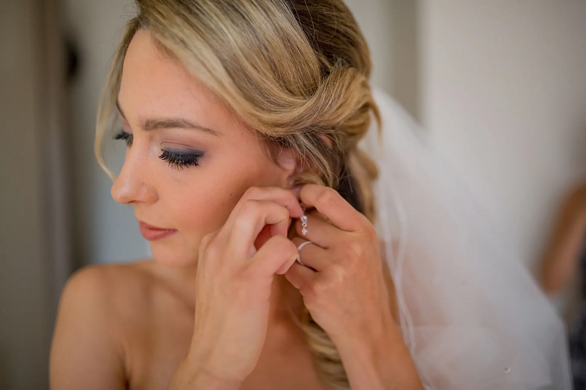 Getting Ready Hochzeitsfotografie Tipps Fuer Brautpaare 3.XUuB7YDQ getting-ready-hochzeitsfotografie-tipps-fuer-brautpaare-3