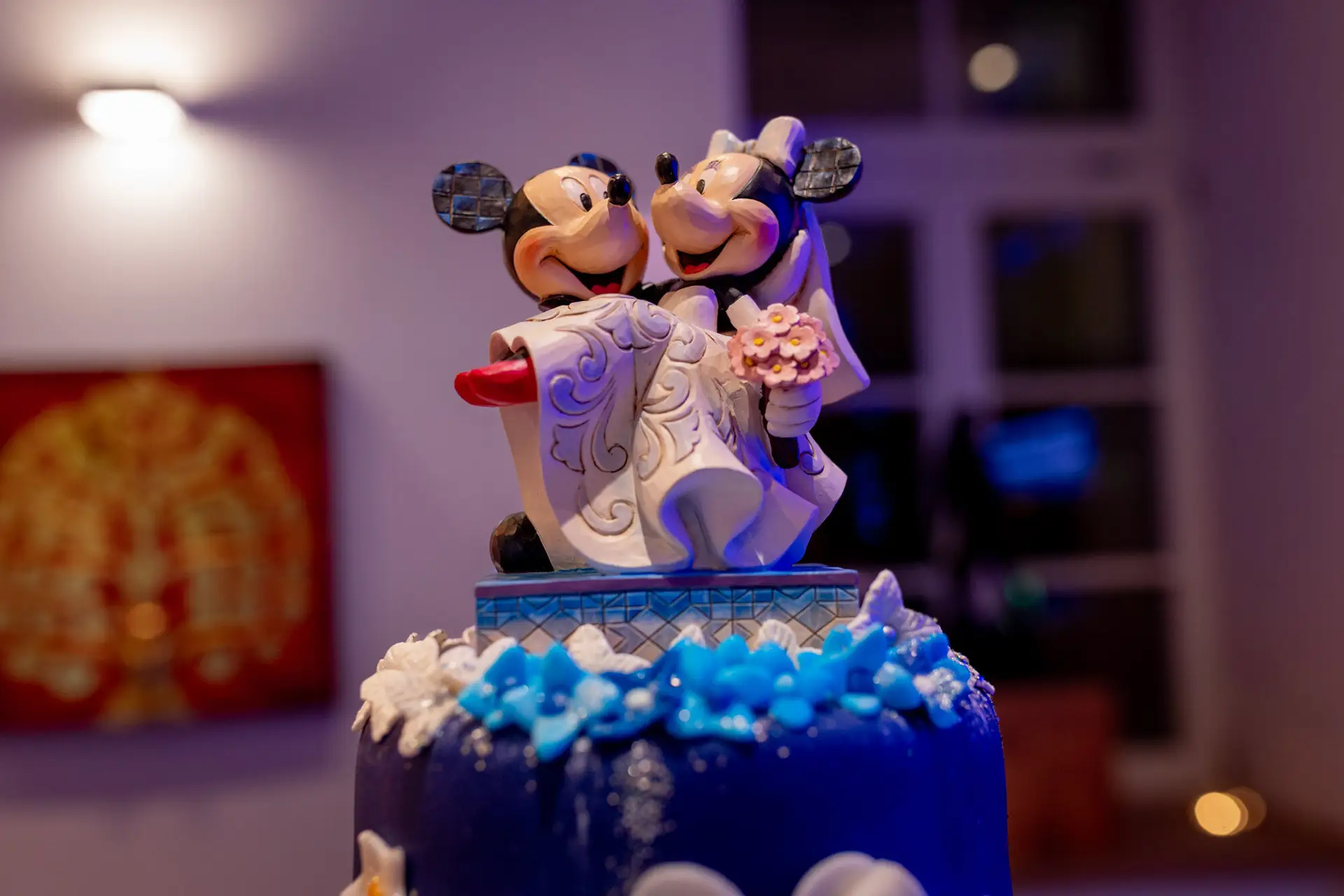Sandra Dominic Hochzeitstorte Mickey Minnie Maus.CuqHpcyE Mickey-und-Minnie-Maus-Figuren auf der Hochzeitstorte von Sandra und Dominic