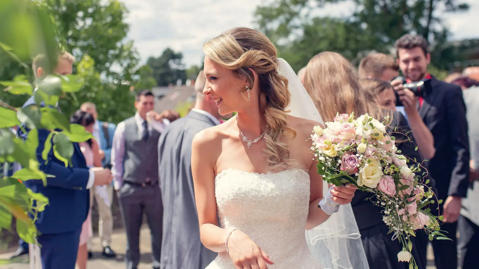 Braut nach der Trauung – Hochzeitsfotograf Testimonials