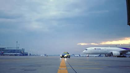Verkehrsleitung Flughafen Muenchen. AYfBuS0