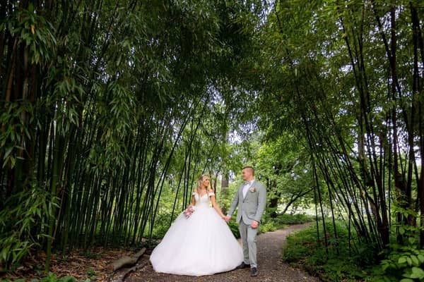 Brautpaarshooting Weinheim Schlossgarten Heidelberg Freie Trauung 4K8A5296 22629e46 1500.DAoeih0r brautpaarshooting-weinheim-schlossgarten-heidelberg-freie-trauung-4K8A5296-22629e46-1500.jpg