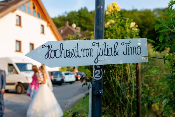 Heiraten Mannheim Hofgut Hohenstein Lauertal Reza Sharin Auferstehungskirche IMG 3892.D51PTiNx heiraten-mannheim-hofgut-hohenstein-lauertal-reza-sharin-auferstehungskirche-IMG_3892.jpg