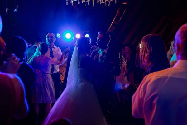 Heiraten Mannheim Hofgut Hohenstein Lauertal Reza Sharin Auferstehungskirche IMG 4239.B29KUcGZ heiraten-mannheim-hofgut-hohenstein-lauertal-reza-sharin-auferstehungskirche-IMG_4239.jpg