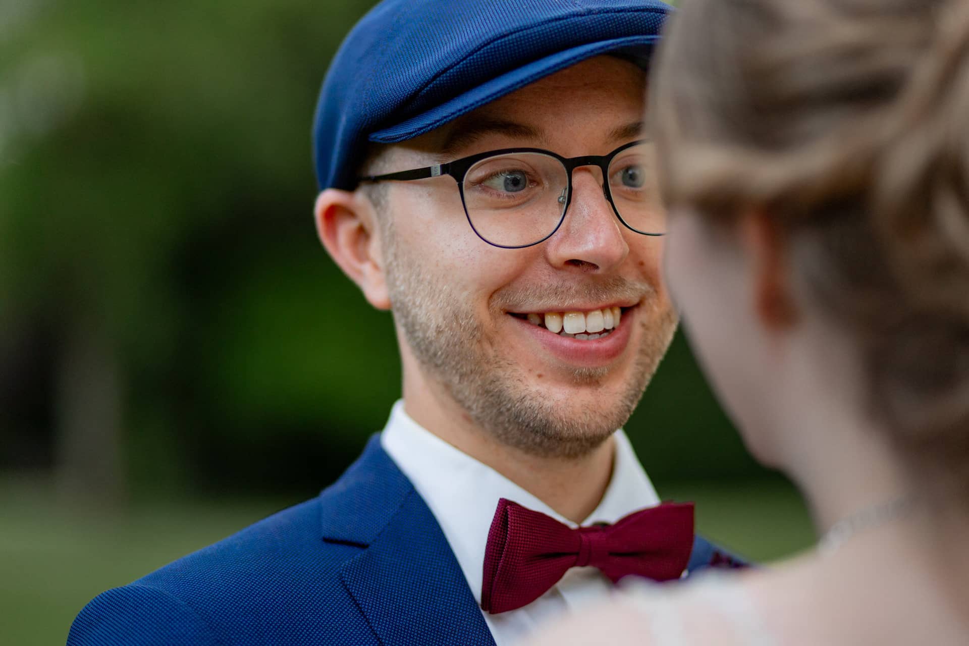 Hochzeit Weinheim Brautpaarshooting Schlosspark Garten.CFP ScAm Sandra und Dominic im Garten des Schlossparks Weinheim beim Brautpaarshooting