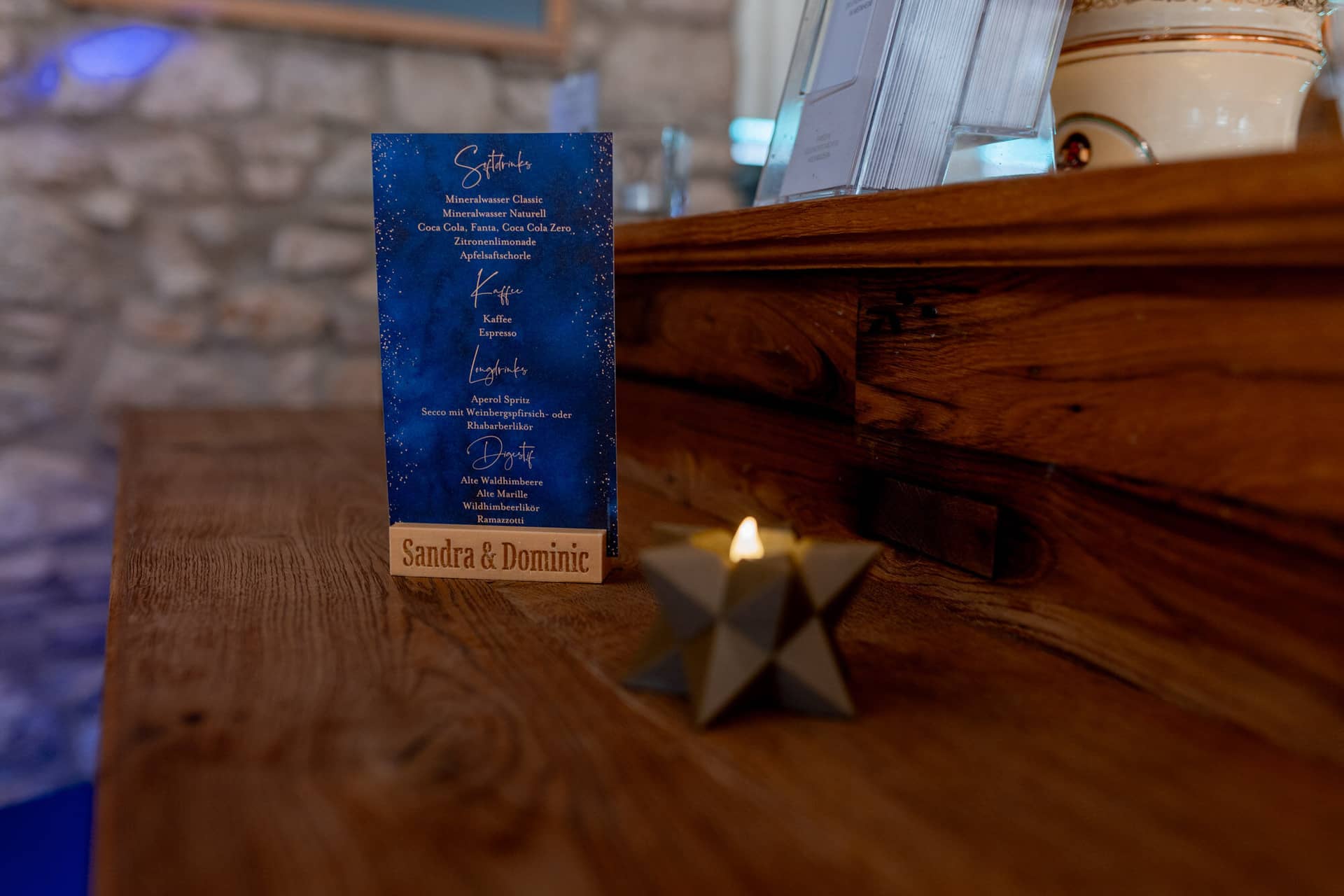 Hochzeit Weinheim Ulner Kapelle Dekoration Detail.Cq A5QSt Detailaufnahme der Hochzeitsdekoration in der Ulner Kapelle Weinheim