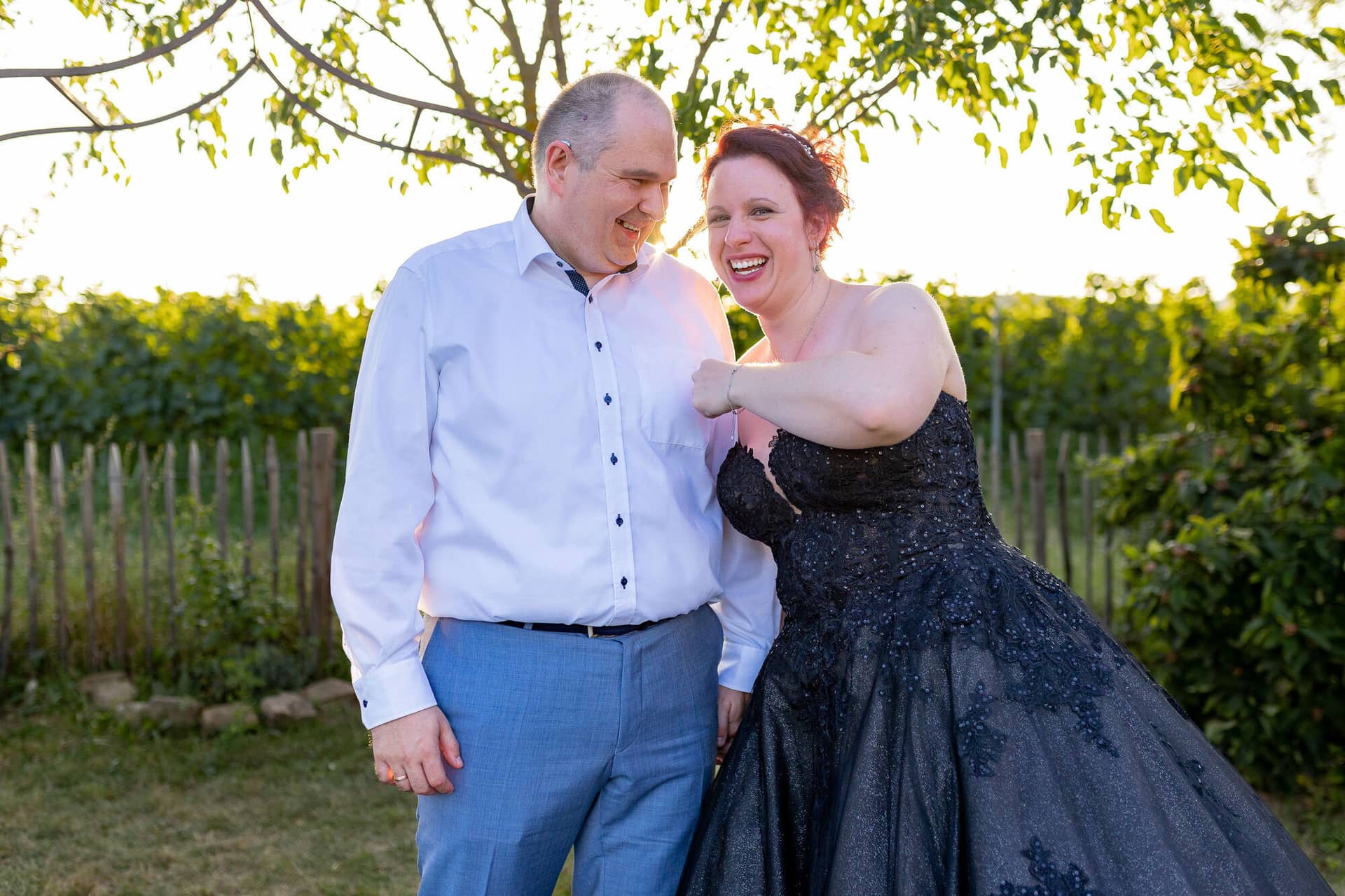 Hochzeitsfotograf Neustadt Hambacher Schloss Ruppertsberg Kellers Keller 39.DQQpAd9T Feine Canapés mit Frischkäse und Kresse auf rustikalem Holzbrett angerichtet