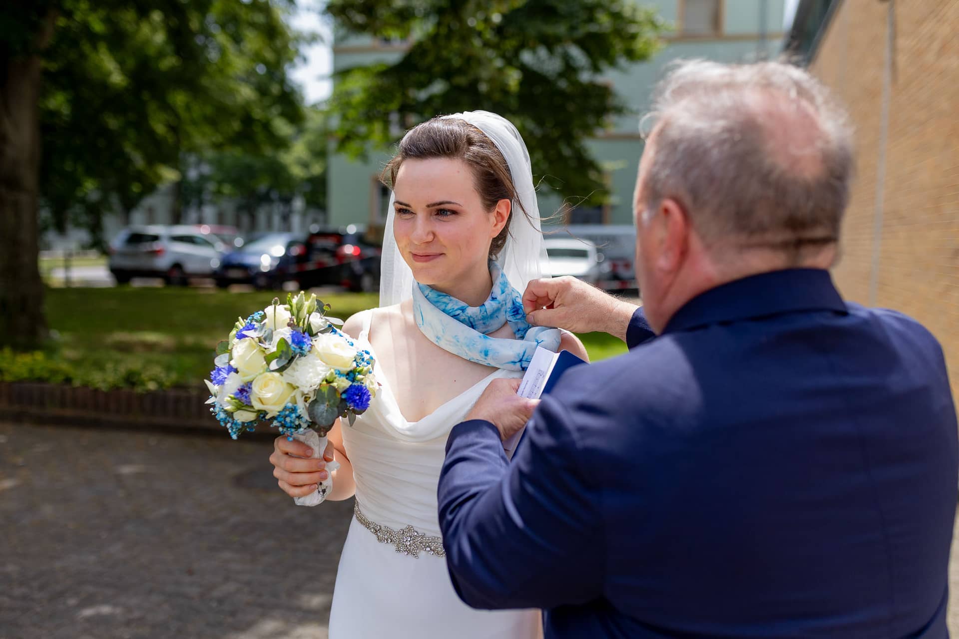 Julia Dennis Hochzeit Mannheim Trauung St Nikolaus Mannheim 4k8a5376.CCjFV6DN Brautpaar Julia und Dennis beim Ringwechsel in der St. Nikolaus Kirche Mannheim-Neckarstadt