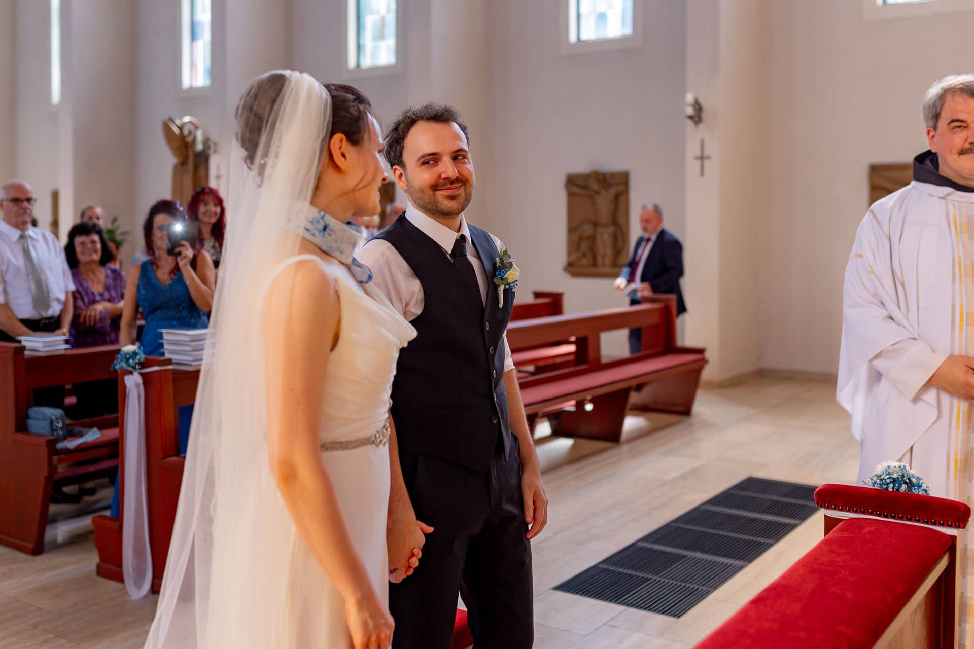 Julia Dennis Hochzeit Mannheim Trauung St Nikolaus Mannheim 4k8a5511.BwPoGwkT Kirchliche Trauung von Julia und Dennis in der St. Nikolaus Kirche Mannheim