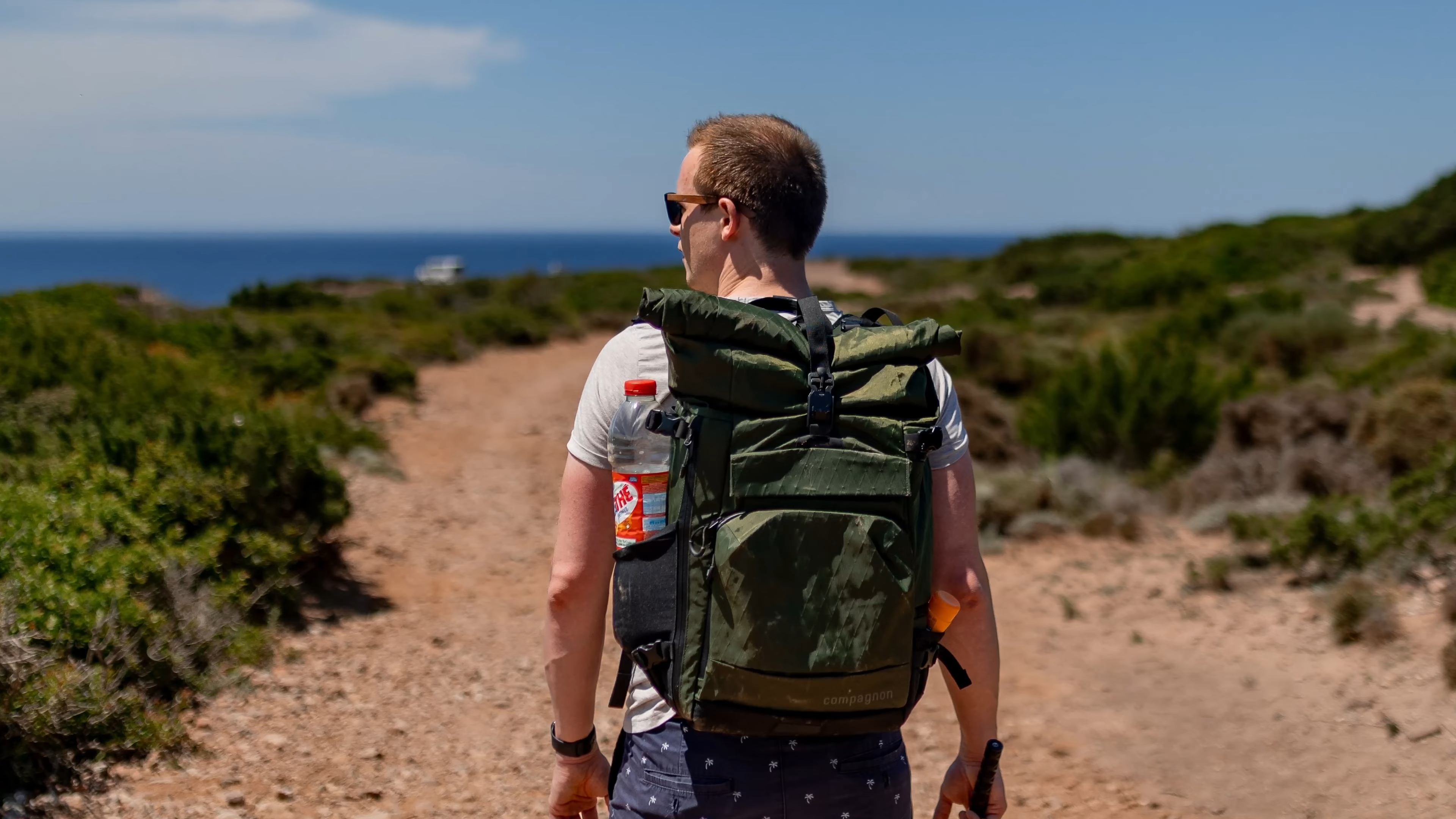 kleiner_rucksack_mit_kameraequipment