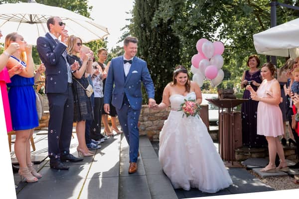 Standesamtliche Trauung Mutterstadt Altes Rathaus Bad Duerkheim Schlossgarten IMG 3960.CC6Kh RZ standesamtliche-trauung-mutterstadt-altes-rathaus-bad-duerkheim-schlossgarten-IMG_3960.jpg