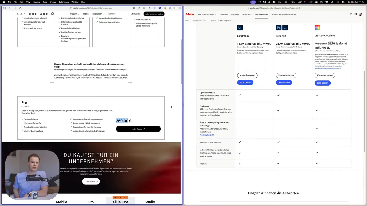 Zwei geöffnete Webseiten: links Capture One Preisseite (Einmalkauf 369 € sichtbar), rechts Adobe Abonnementübersicht.
